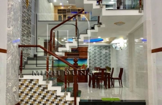 Cầu thang kính tay vịn gỗ MD0001