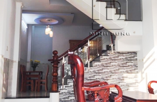 Cầu thang kính tay vịn gỗ MD0002