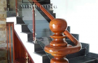 Cầu thang kính tay vịn gỗ MD0008