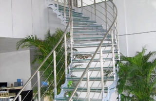 Cầu thang xương cá ghép nhập khẩu XCNK02