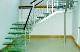 Cầu thang xương cá ghép nhập khẩu XCNK06