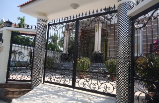 Cổng cửa sắt biệt thự MDCBT01