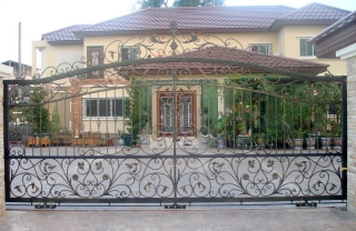Cổng cửa sắt biệt thự MDCBT05