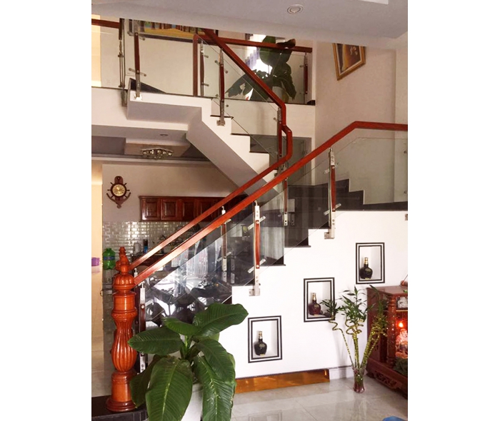 Cầu thang inox kính MD103