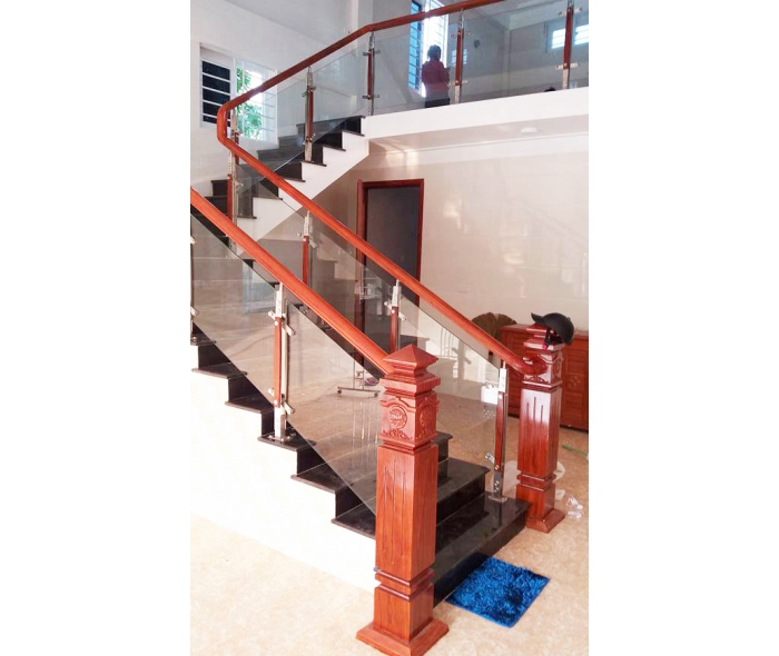 Cầu thang inox kính MD105