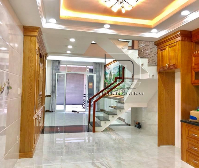 Cầu thang kính tay vịn gỗ MD0003