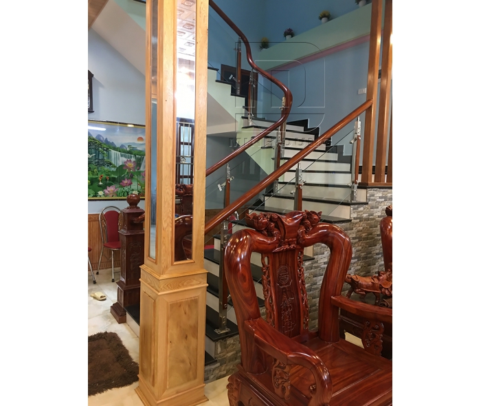 Cầu thang kính tay vịn gỗ MD0010