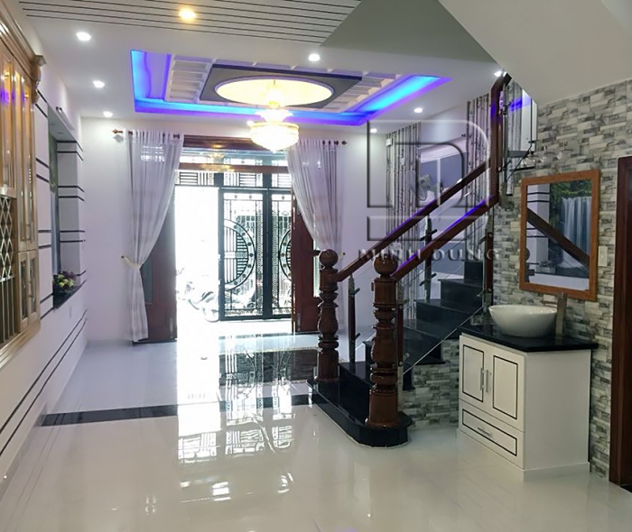 Cầu thang kính tay vịn gỗ MD0019