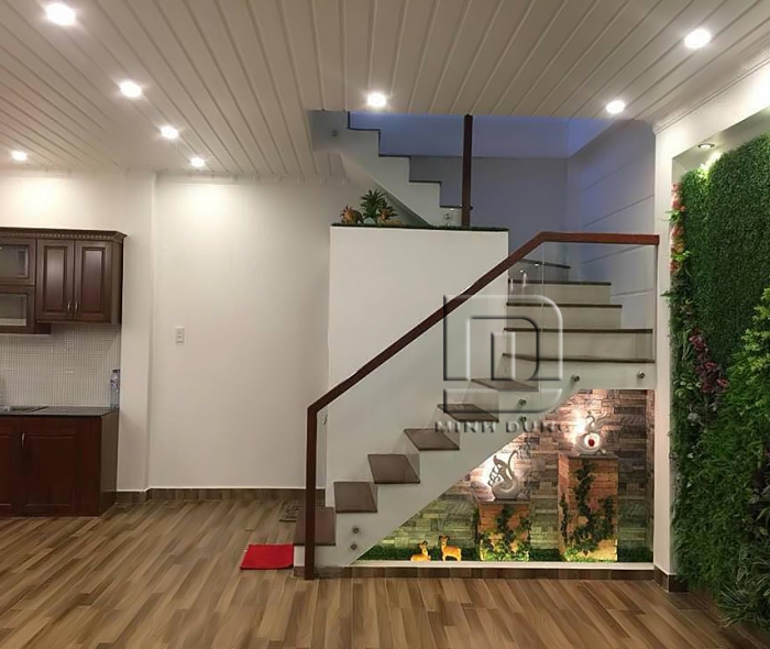 Cầu thang kính tay vịn gỗ MD0020
