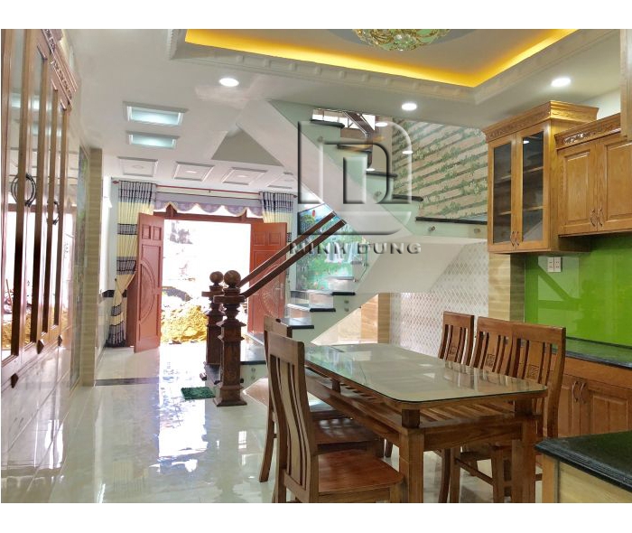 Cầu thang kính tay vịn gỗ MD0026