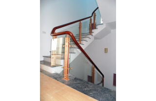 Cầu thang kính trụ hợp kim nhôm Juying 3072