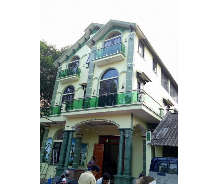 Lan can kính trụ ngàm vuông DDT04